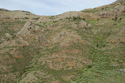 Paredes erosionadas por desaparicin de la cubierta vegetal