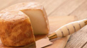 Agro-industry - Information on food produced from raw materials found in Tenerife: honey, wine and cheese. 